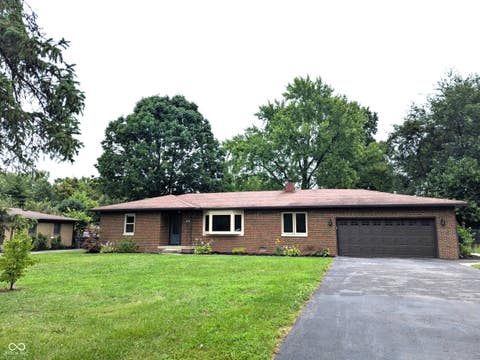 Photo of 4435 Chatham Place, Indianapolis, IN 46226 (MLS # 22118419)