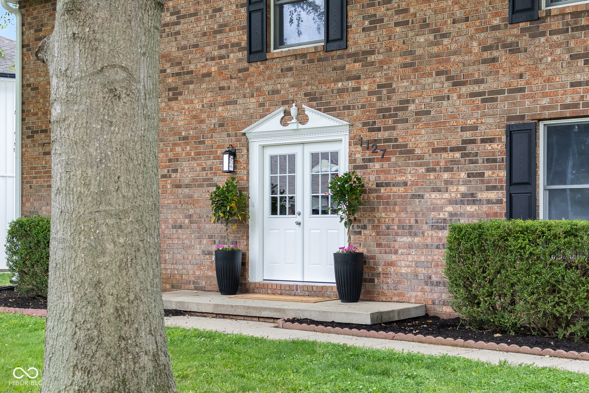 1127 Junco Drive