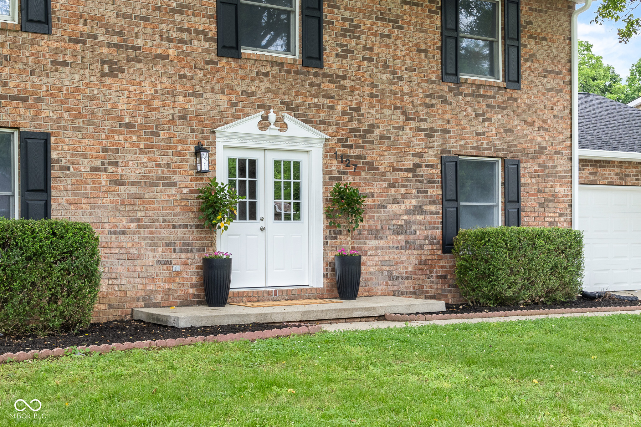 1127 Junco Drive