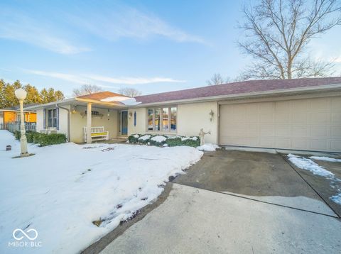 Photo of 3211 Spring Drive, Anderson, IN 46012 (MLS # 22083293)