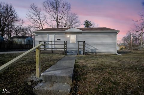 Photo of 1423 Halford Street, Anderson, IN 46016 (MLS # 22081169)