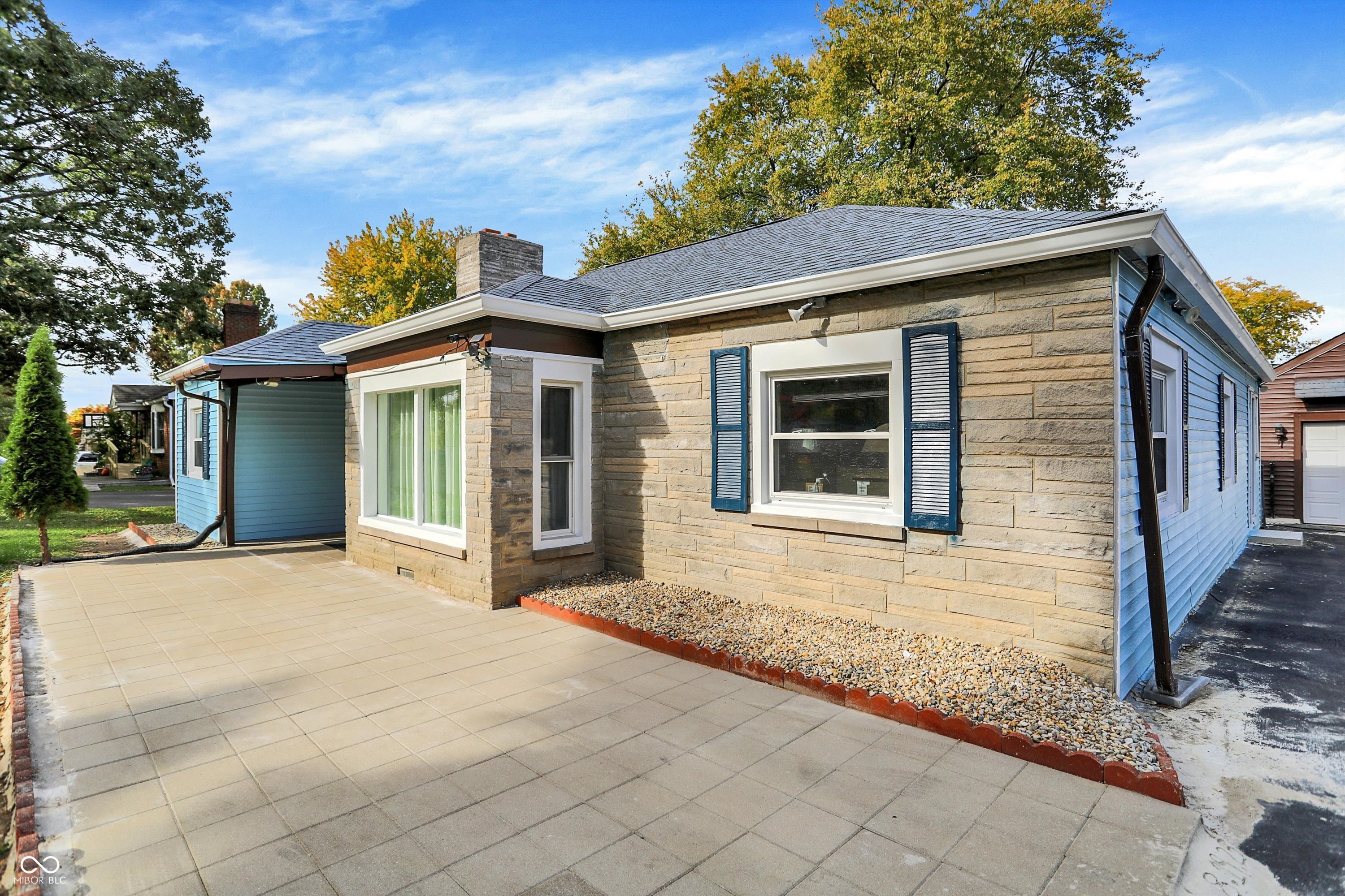 3220 Chamberlin Drive