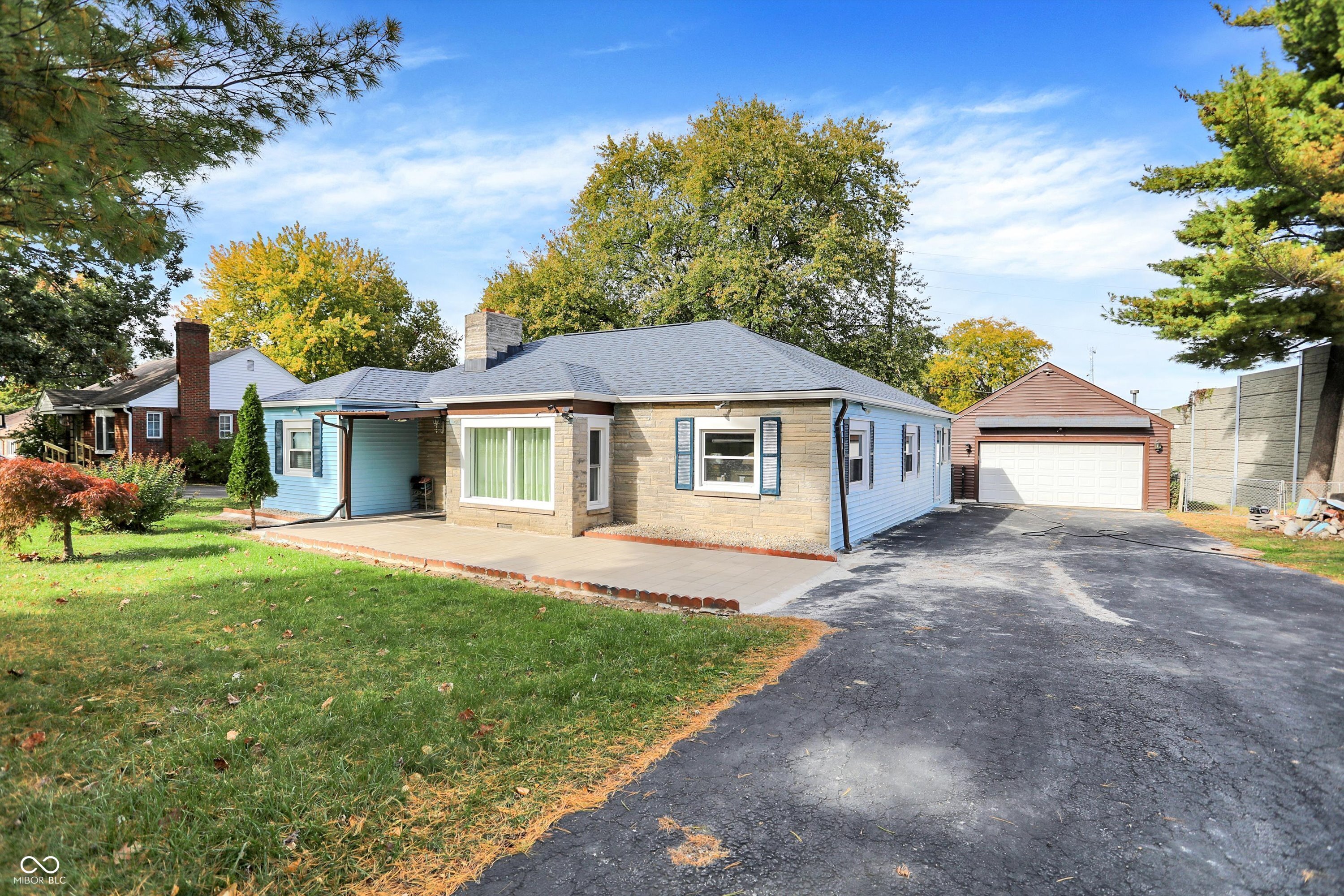 3220 Chamberlin Drive