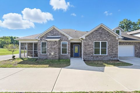 Photo of 1124 Easy Street # D, Greenwood, IN 46142 (MLS # 22066359)