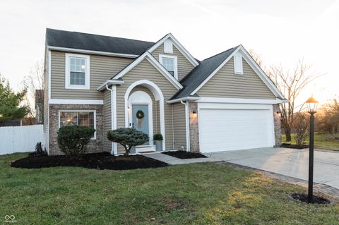 Photo of 9923 Wellsford Circle, Indianapolis, IN 46236 (MLS # 22074511)