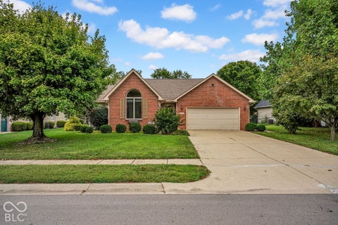 Photo of 2470 Fairfax Court, Columbus, IN 47203 (MLS # 22127514)
