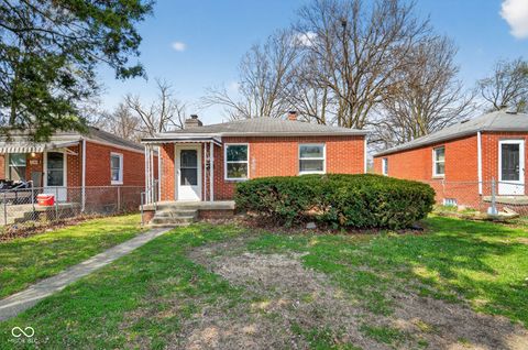 Photo of 226 S Gladstone Avenue, Indianapolis, IN 46201 (MLS # 22092875)