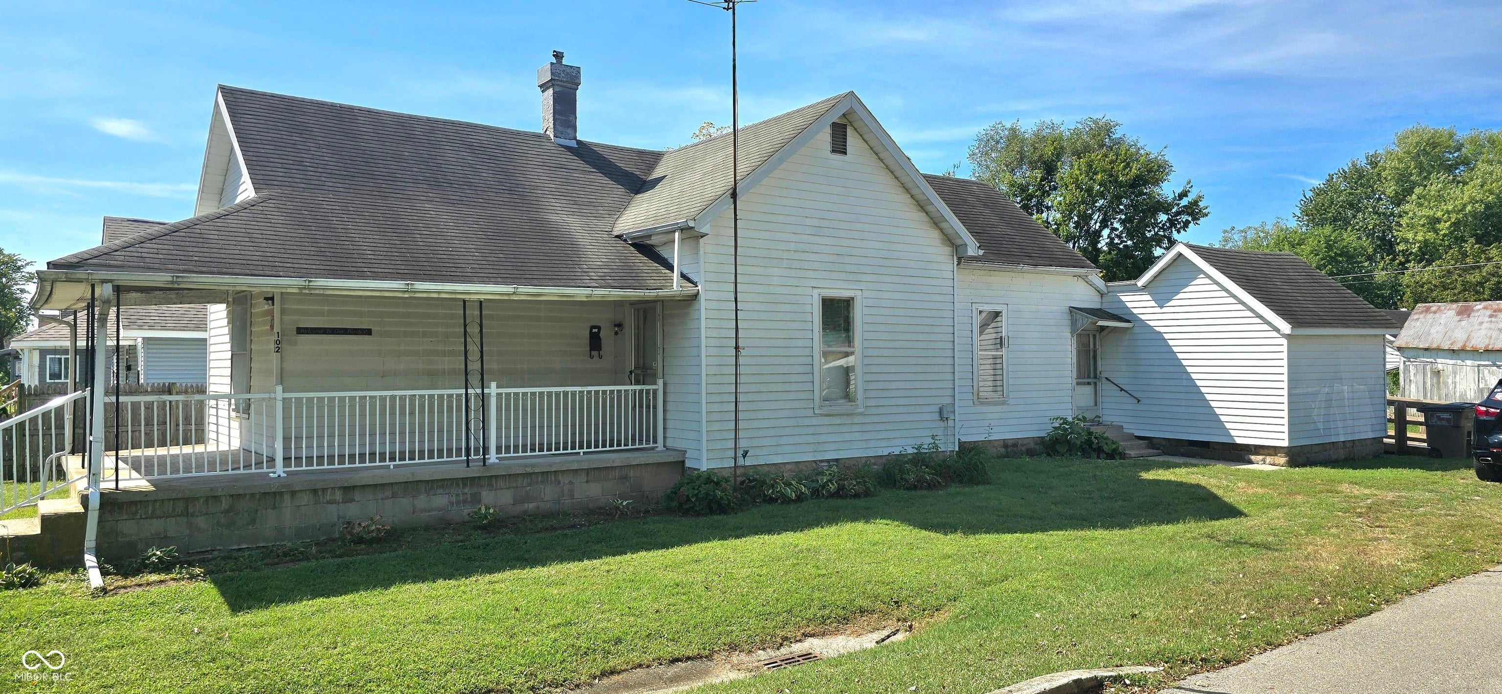 102 Jones St