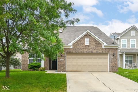 Photo of 12700 Antigua Drive, Noblesville, IN 46060 (MLS # 22106371)