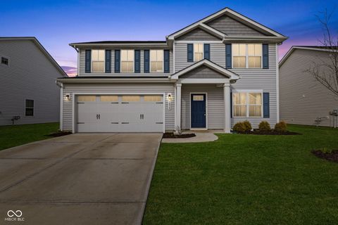 Photo of 1838 Cascades Drive, Greenfield, IN 46140 (MLS # 22086671)
