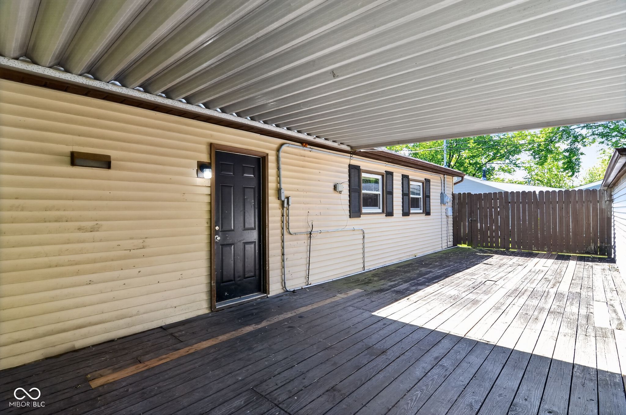 7324 North Drive