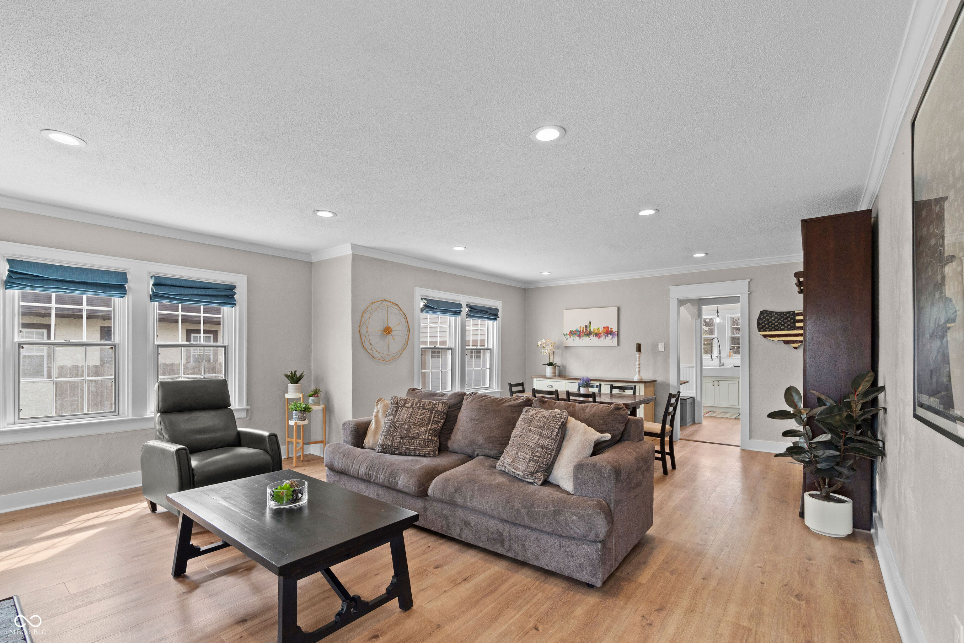 6174 Burlington Avenue