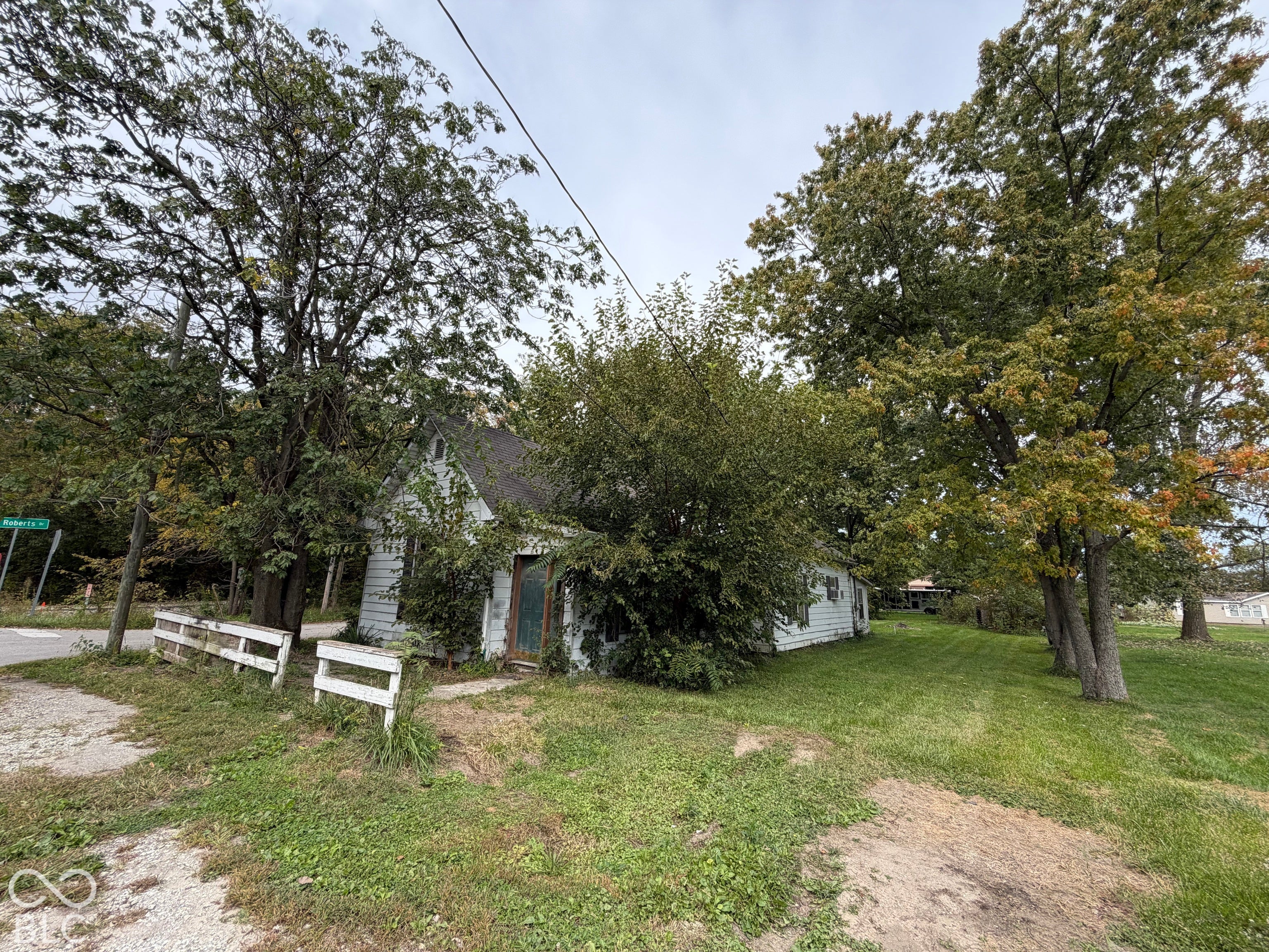 22 E 206th