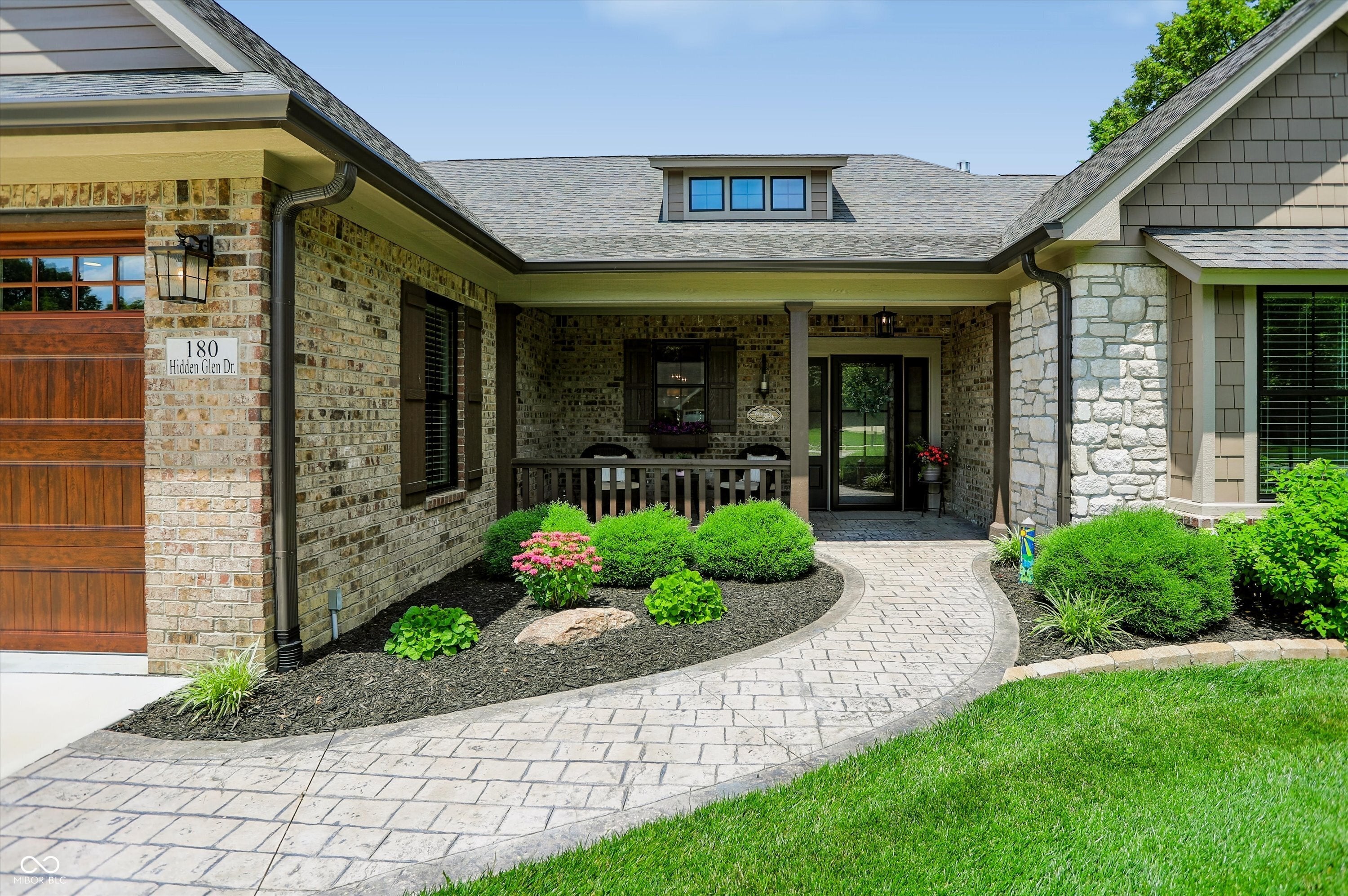 180 Hidden Glen