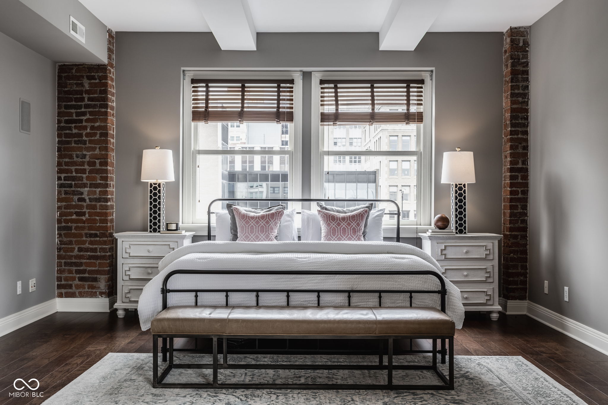 110 E Washington Street 900