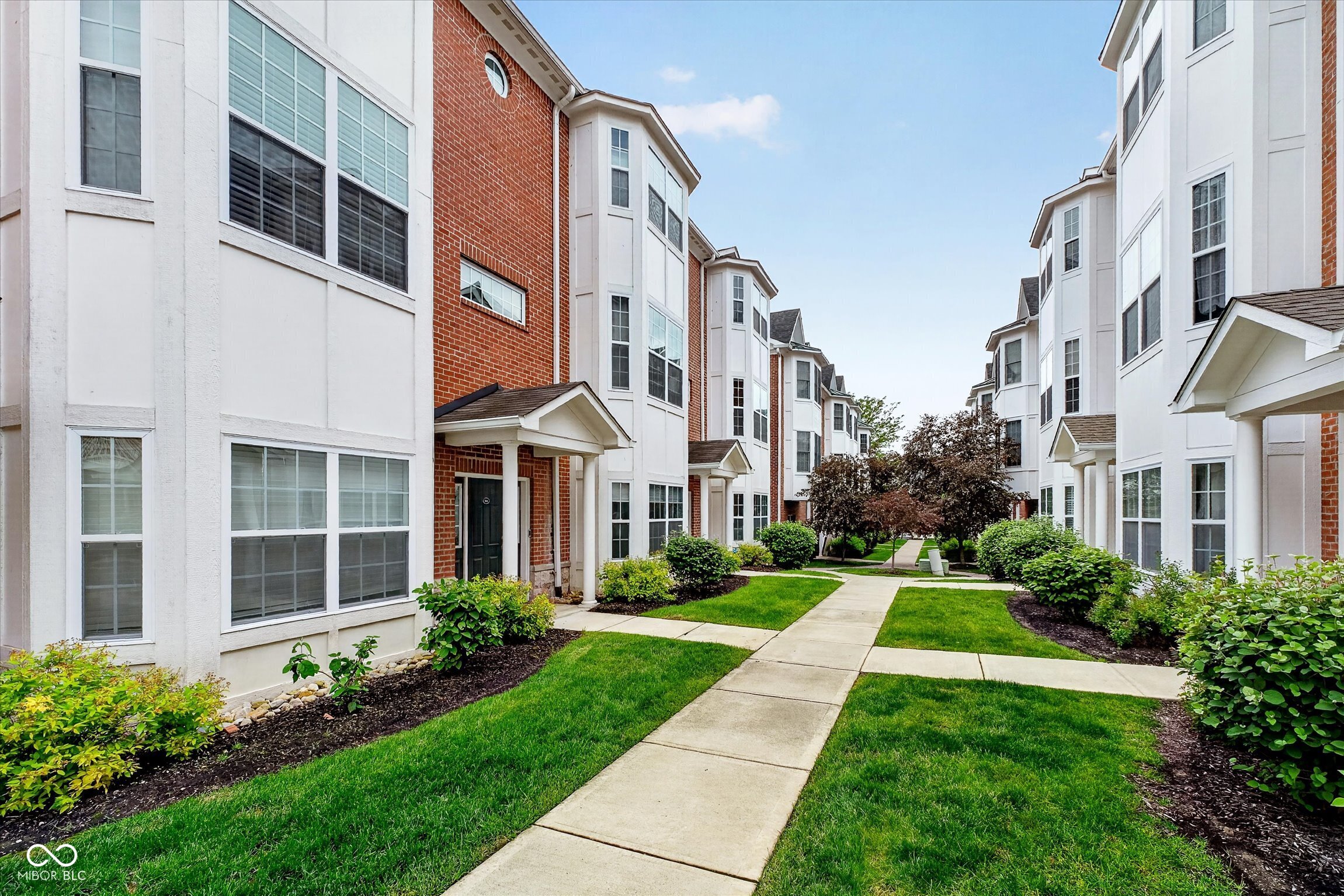 Photo 1 of 31 — 856 S Park Trail Drive, Carmel, IN 46032