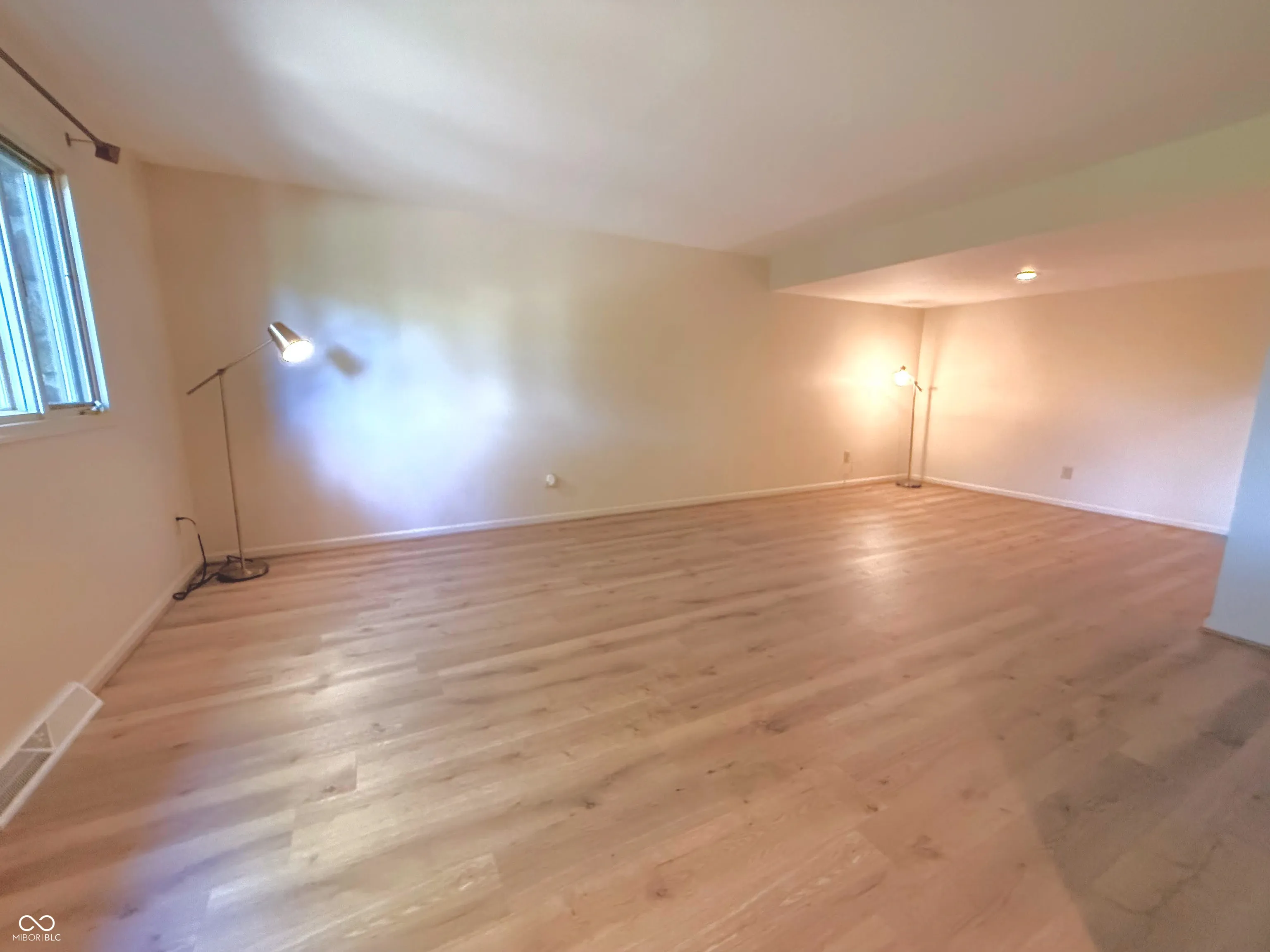 Columbus, Indiana 47203, United States, 3 Bedrooms Bedrooms, ,3 BathroomsBathrooms,Residential,Active,140014