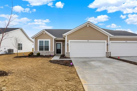 Photo of 1615 Clover Crossing Drive, Greenfield, IN 46140 (MLS # 22026035)