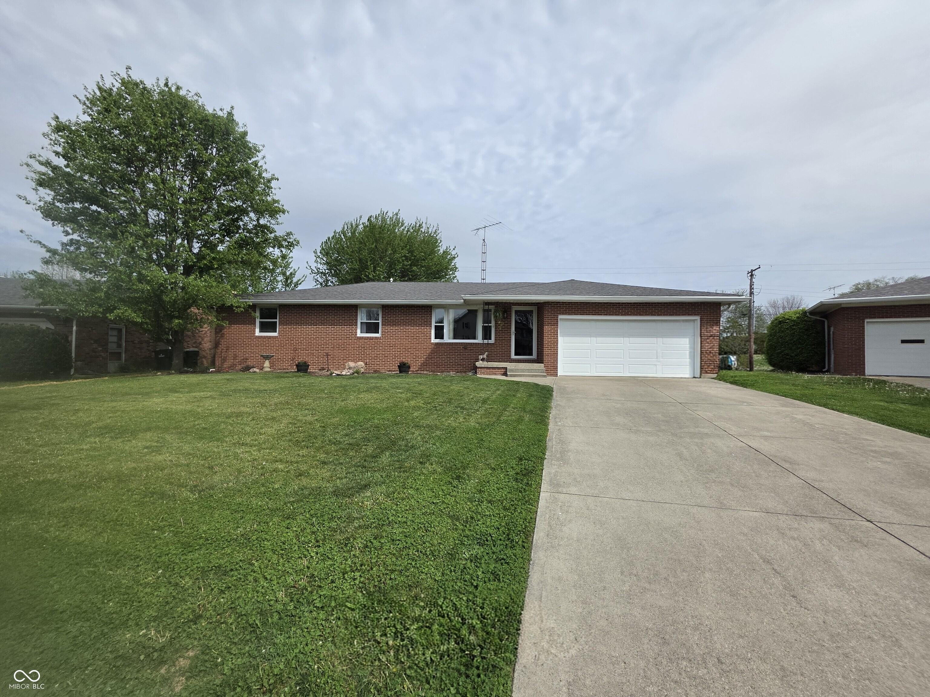 912 E Hendricks Street