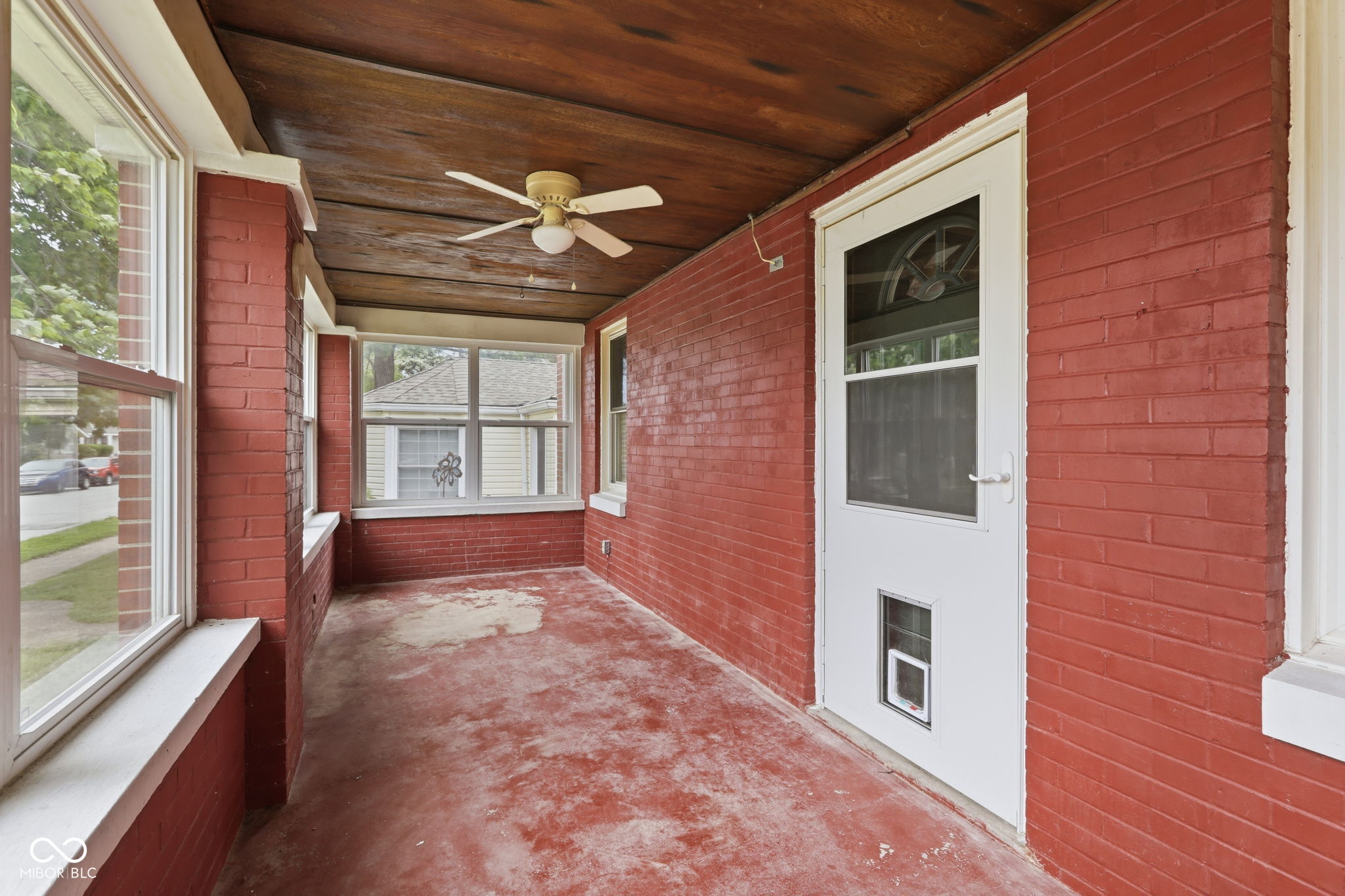 145 S 11th Avenue