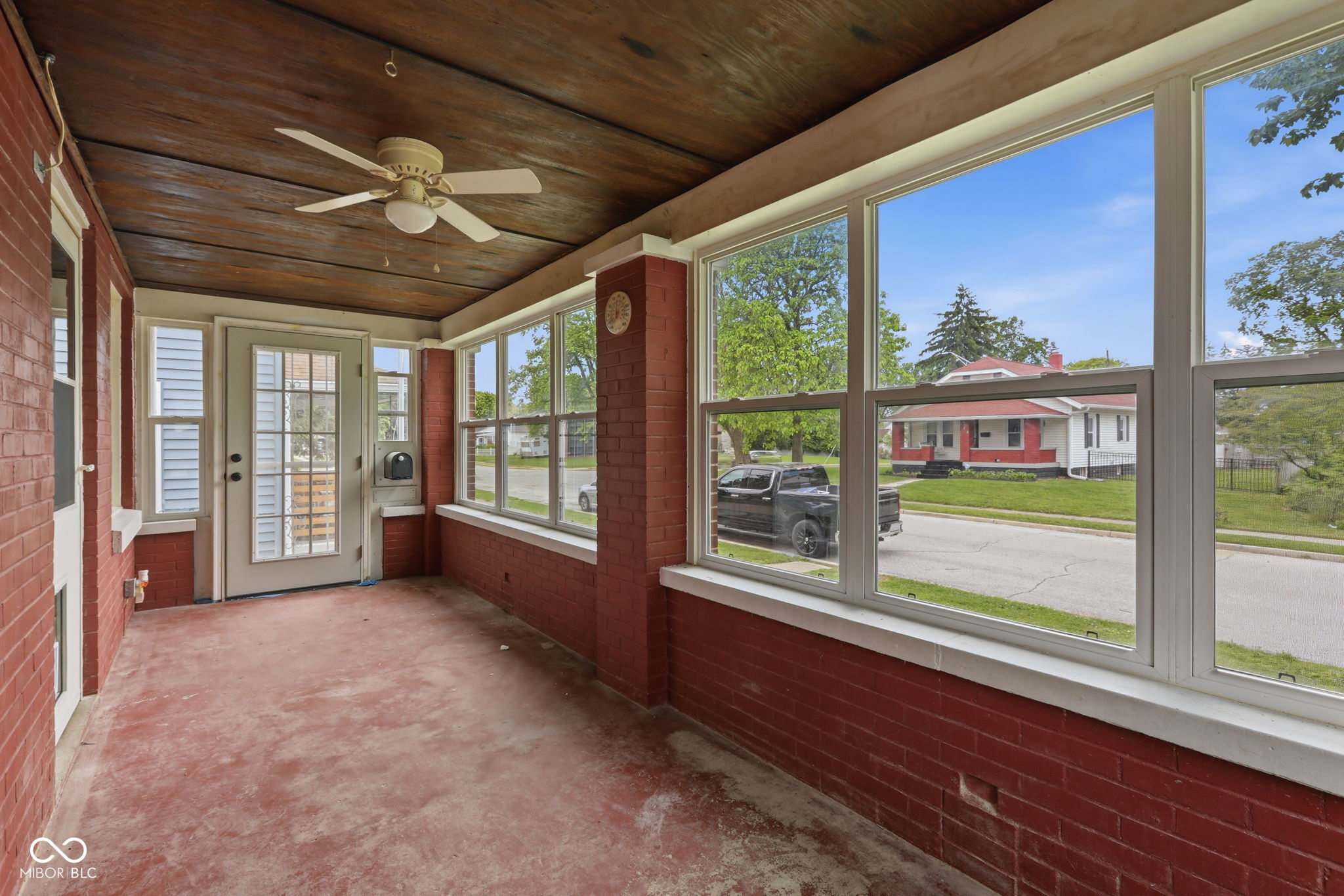 145 S 11th Avenue
