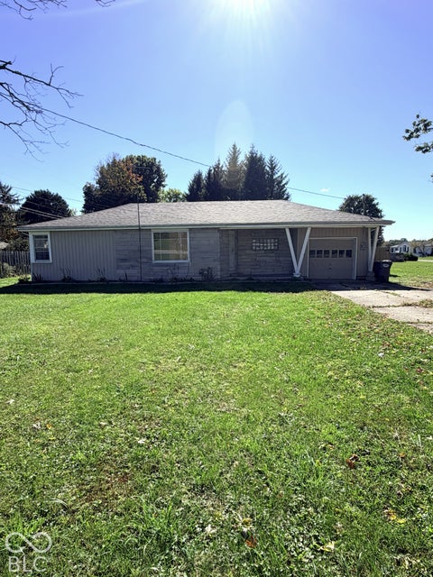 Photo of 2733 W 38th Street W, Anderson, IN 46011 (MLS # 22132055)