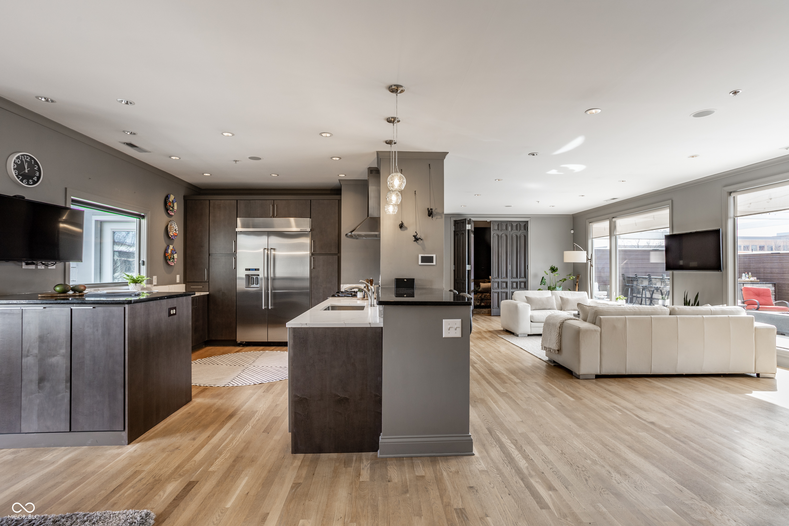 932 Broadway Street 14