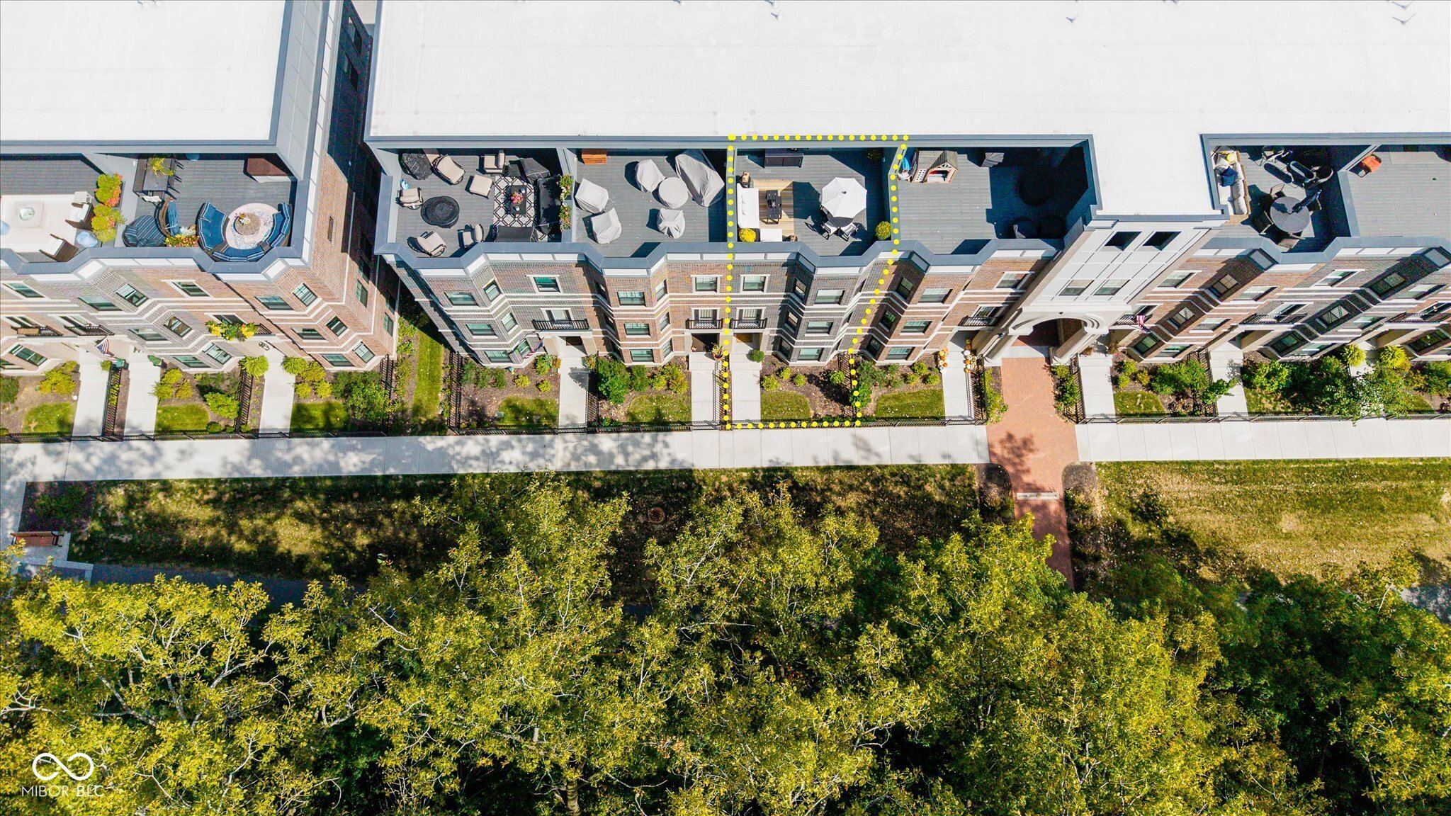910 Berkhamsted Lane