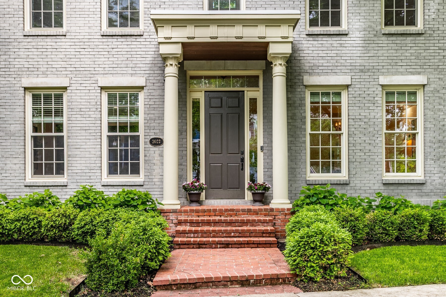 2022 Rhettsbury Street
