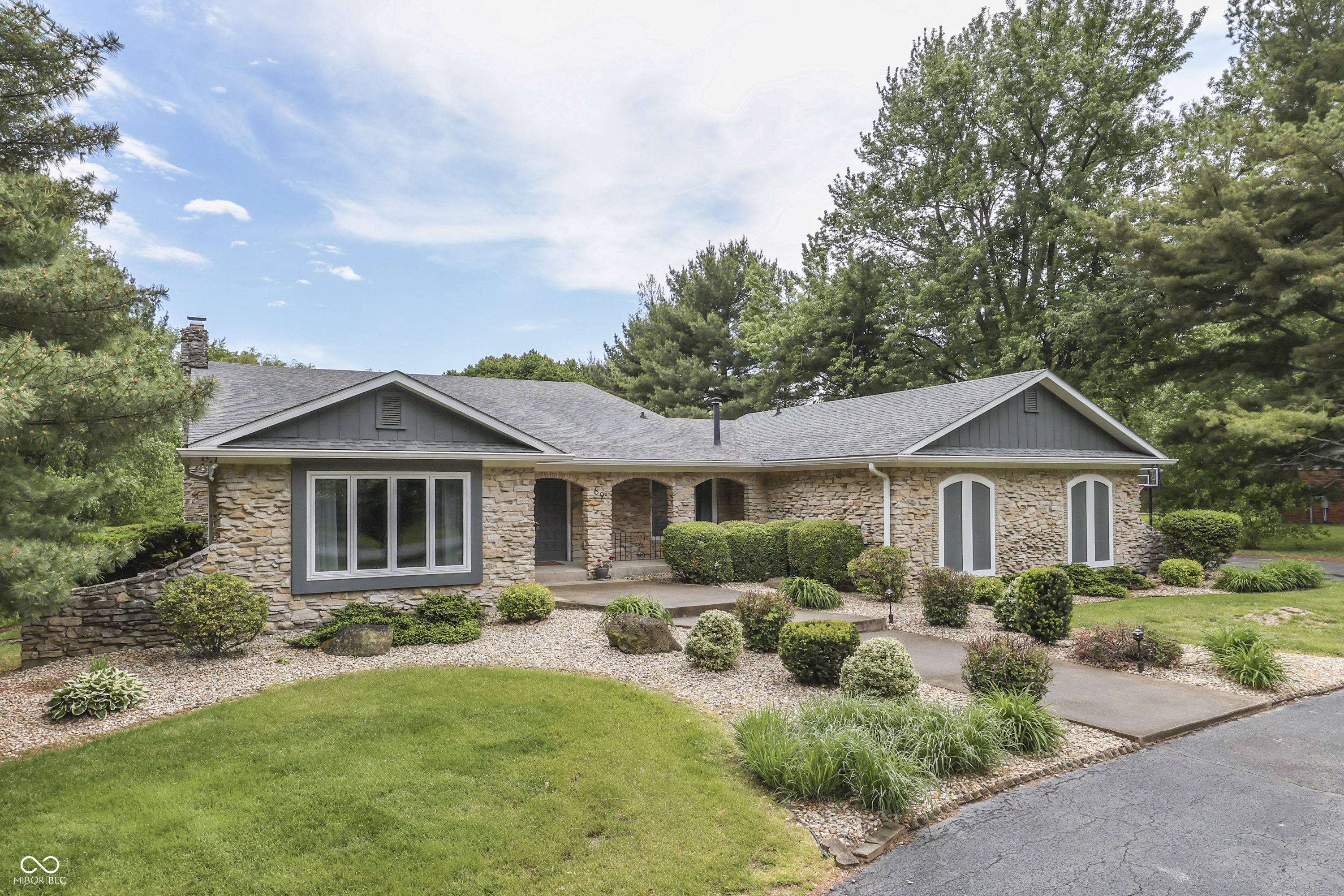 69 E Maple Drive
