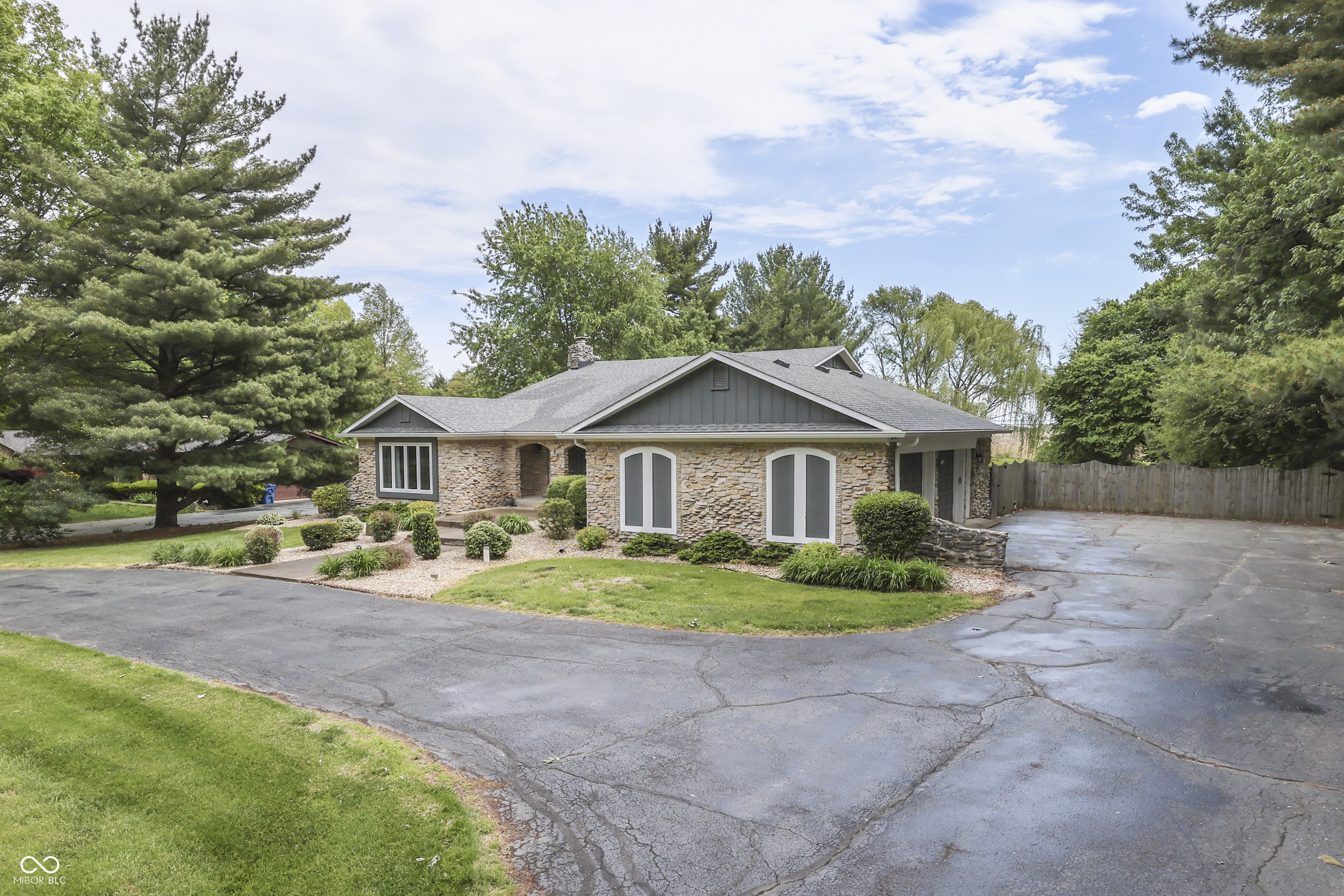 69 E Maple Drive