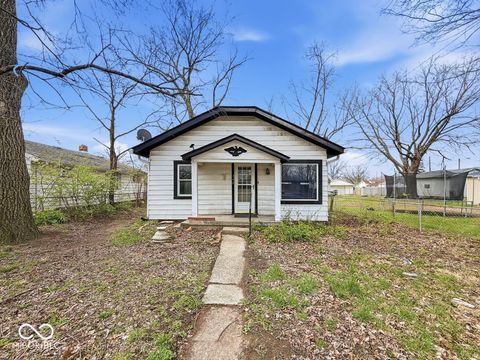 Photo of 742 S Addison Street, Indianapolis, IN 46221 (MLS # 22093820)