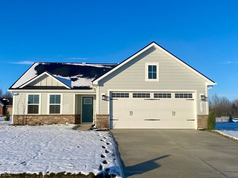 Photo of 2056 Bouquet Drive, Danville, IN 46122 (MLS # 22075971)