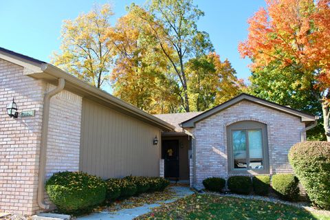 Photo of 3638 Woodglen Way, Anderson, IN 46011 (MLS # 22069041)