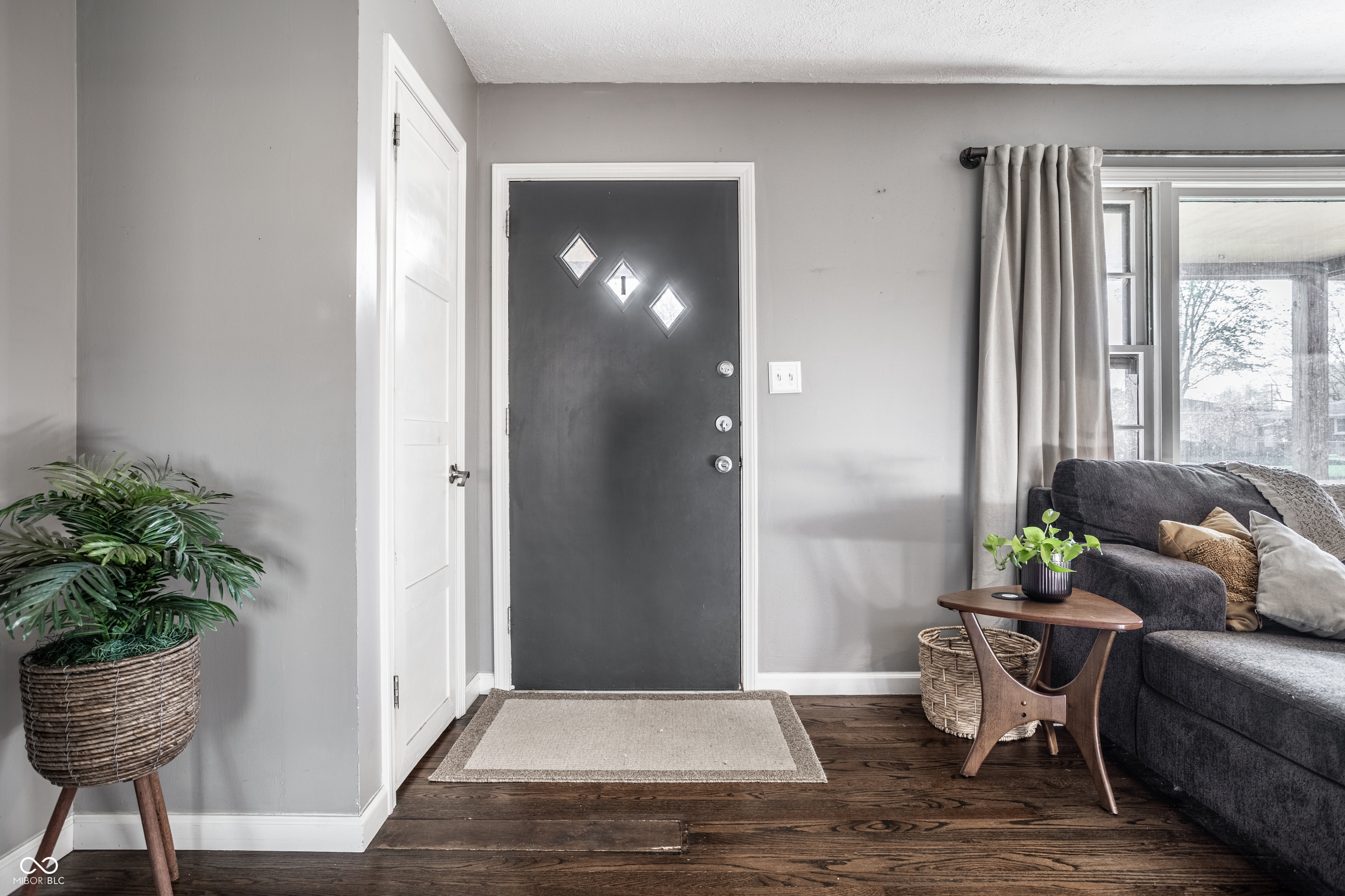 654 Sunset Boulevard