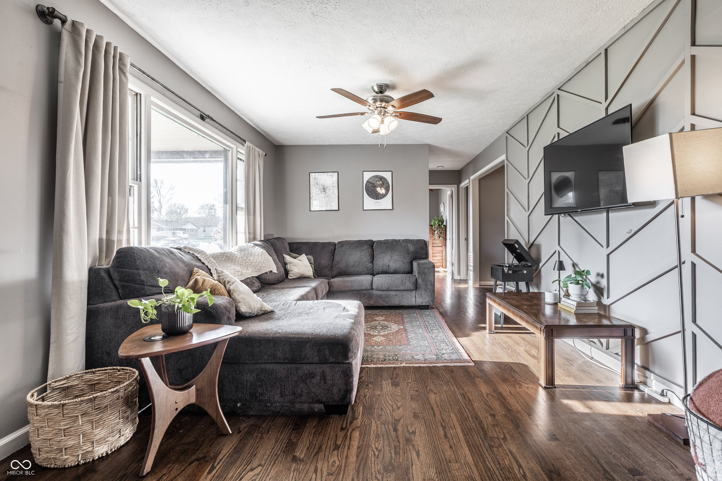 654 Sunset Boulevard