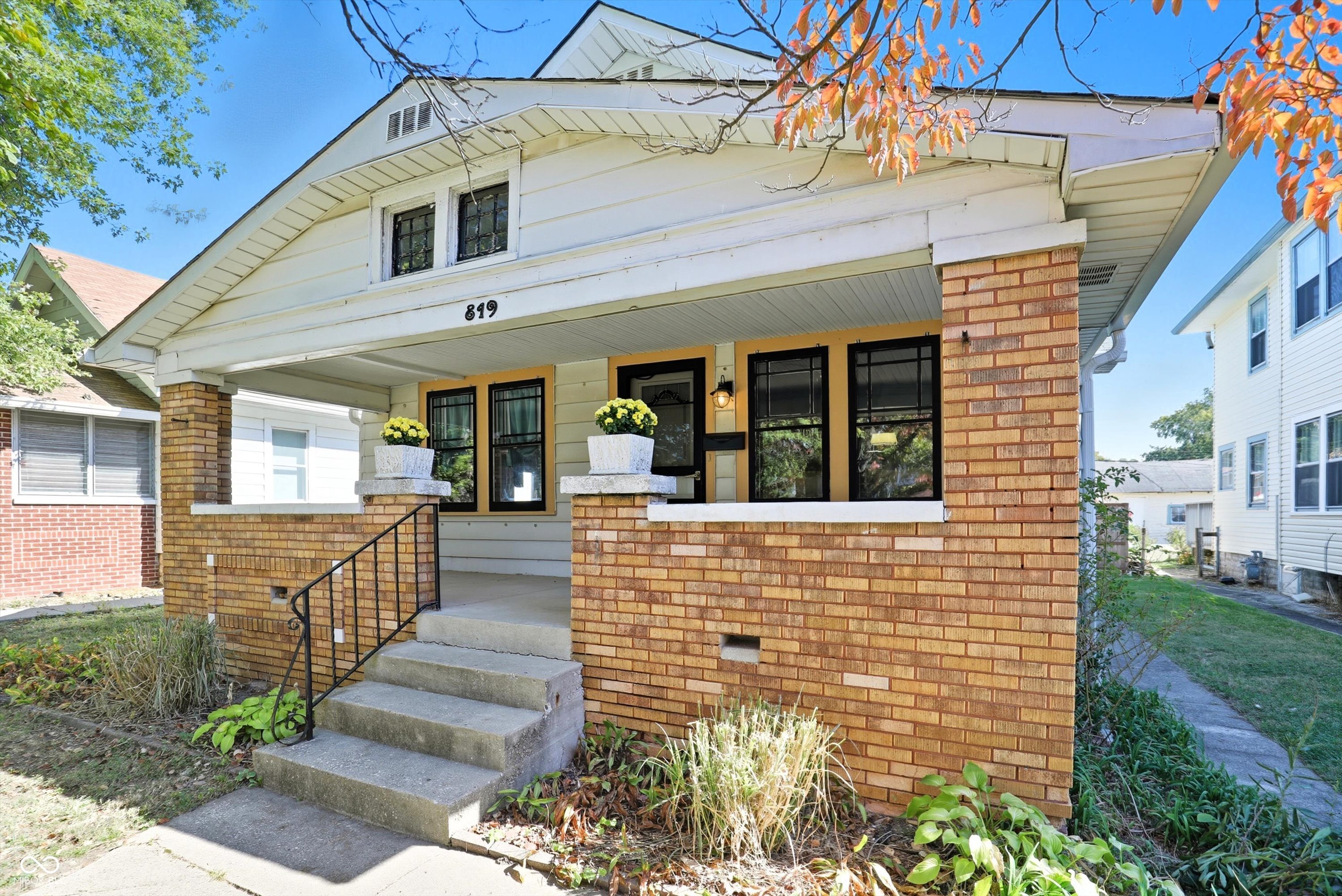 819 N Riley Avenue