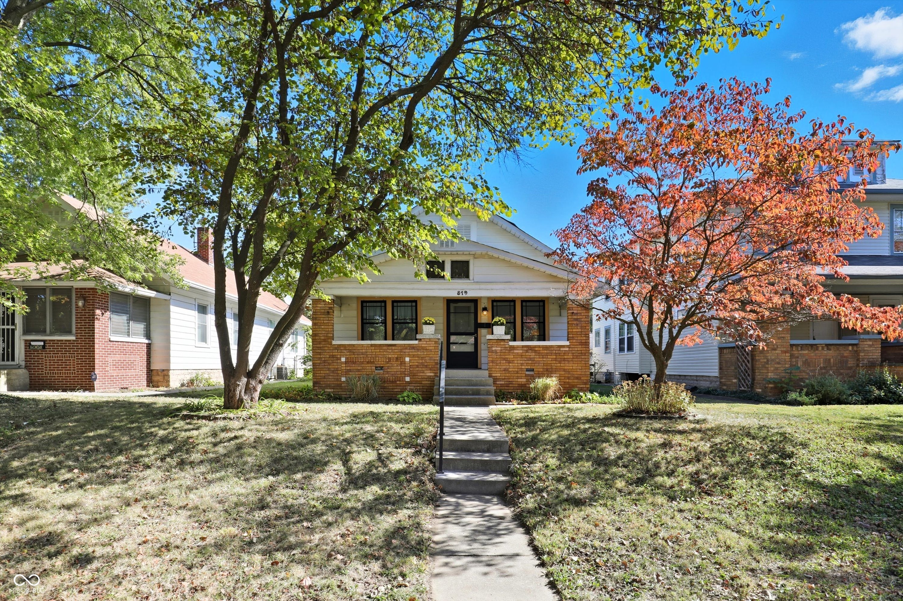 819 N Riley Avenue
