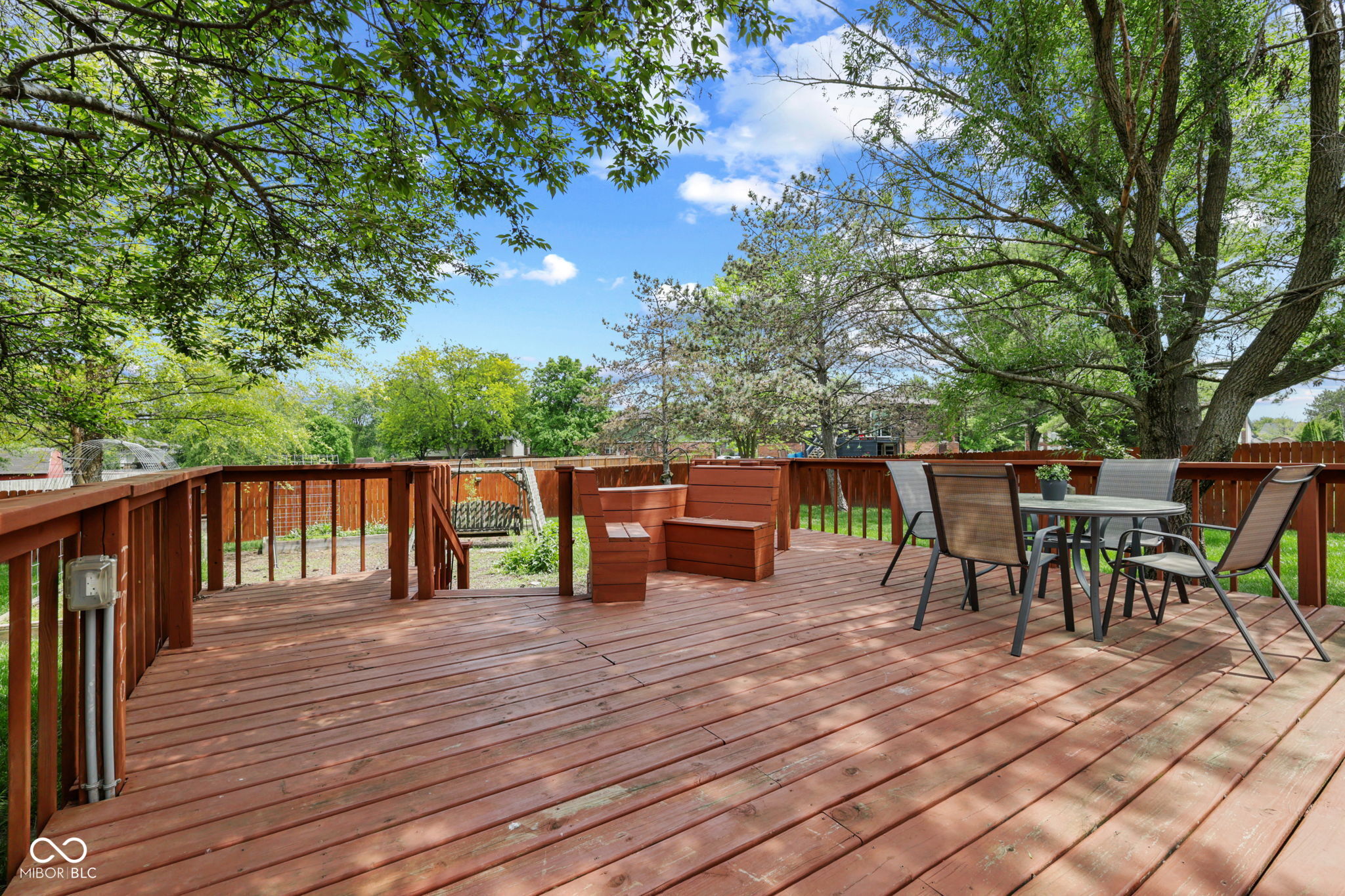525 N Greenbriar Drive