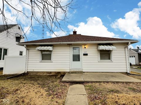 Photo of 2003 Gilmore Street, Columbus, IN 47201 (MLS # 22076015)