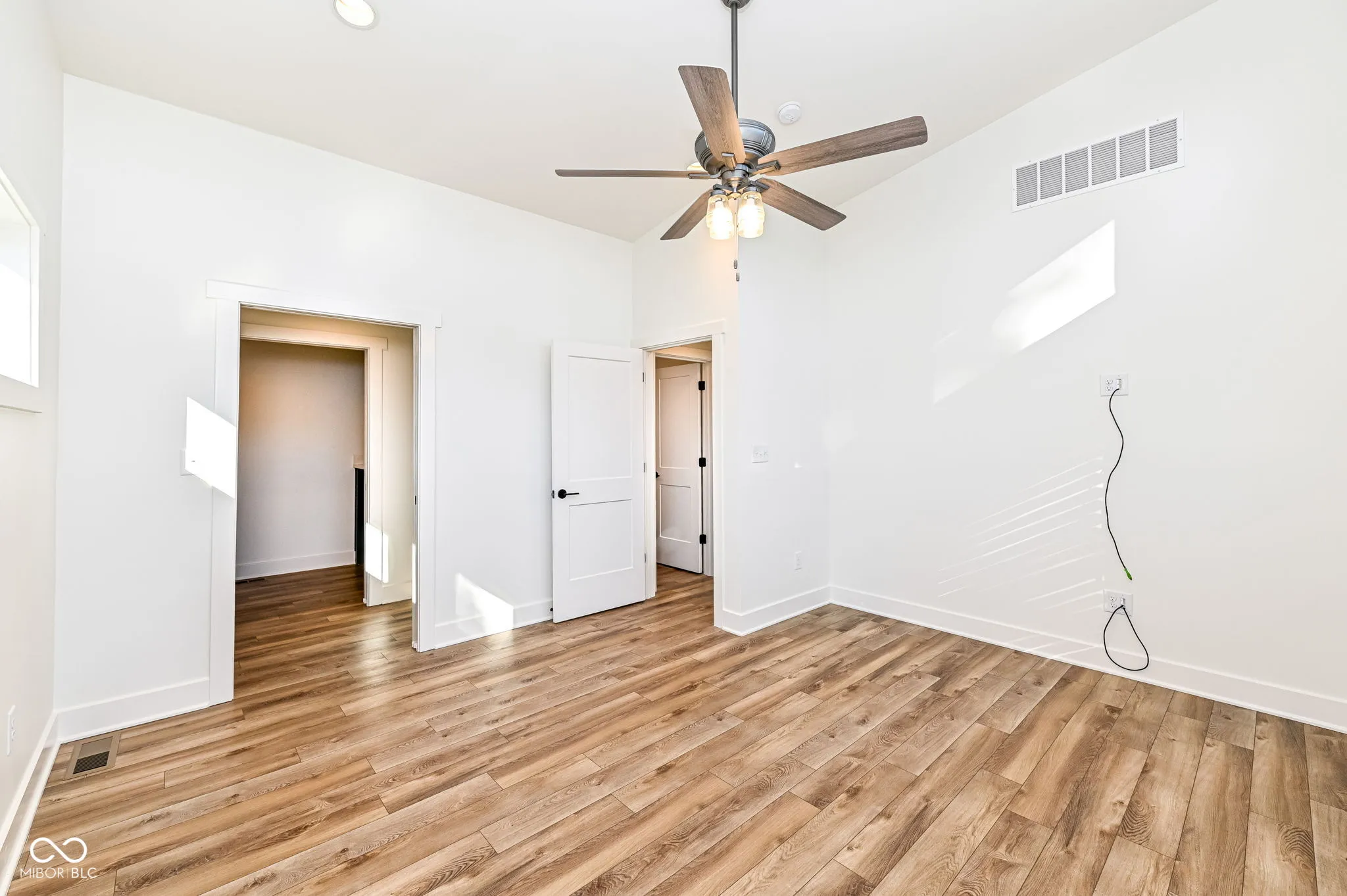 Indianapolis, Indiana 46205, United States, 4 Bedrooms Bedrooms, ,4 BathroomsBathrooms,Residential,Active,12241