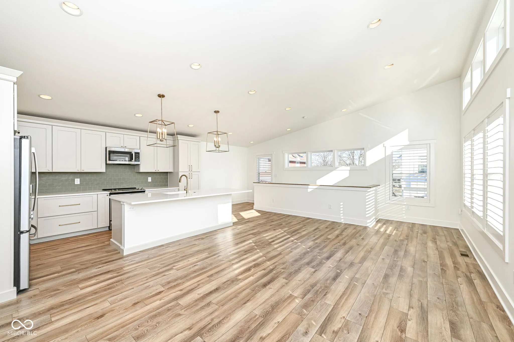 Indianapolis, Indiana 46205, United States, 4 Bedrooms Bedrooms, ,4 BathroomsBathrooms,Residential,Active,12241