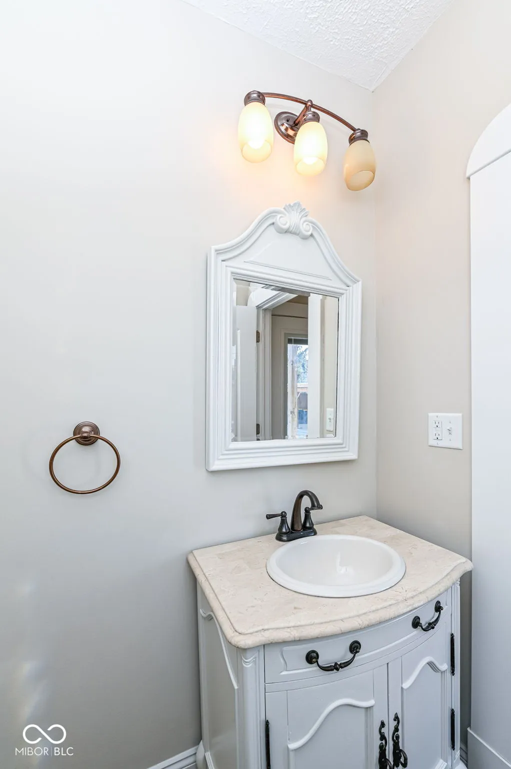 Indianapolis, Indiana 46205, United States, 4 Bedrooms Bedrooms, ,4 BathroomsBathrooms,Residential,Active,12241