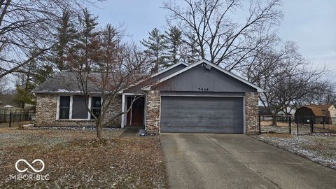 Photo of 7414 Trestle Way Circle, Indianapolis, IN 46256 (MLS # 22089181)