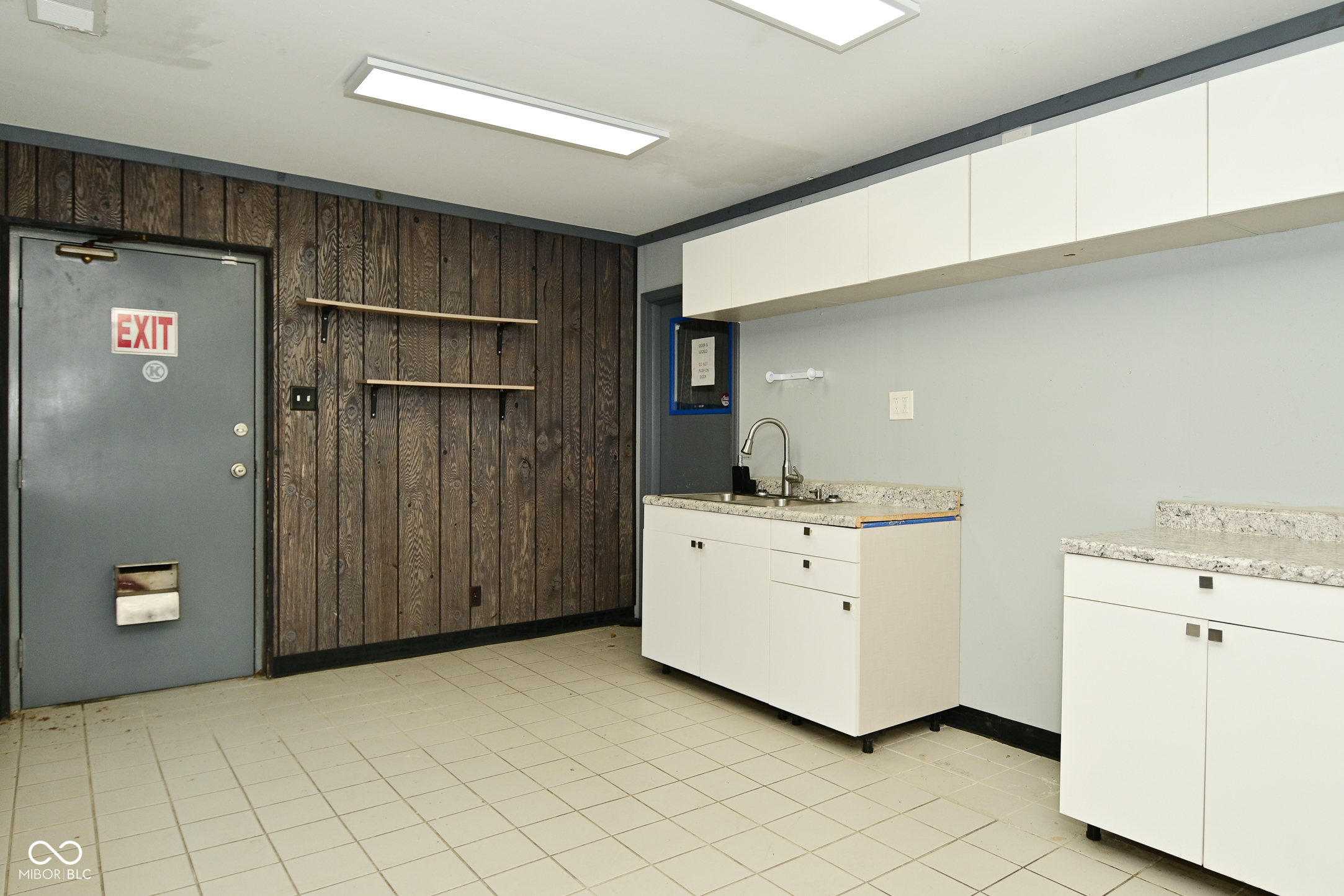 4978 W Smith Valley Road