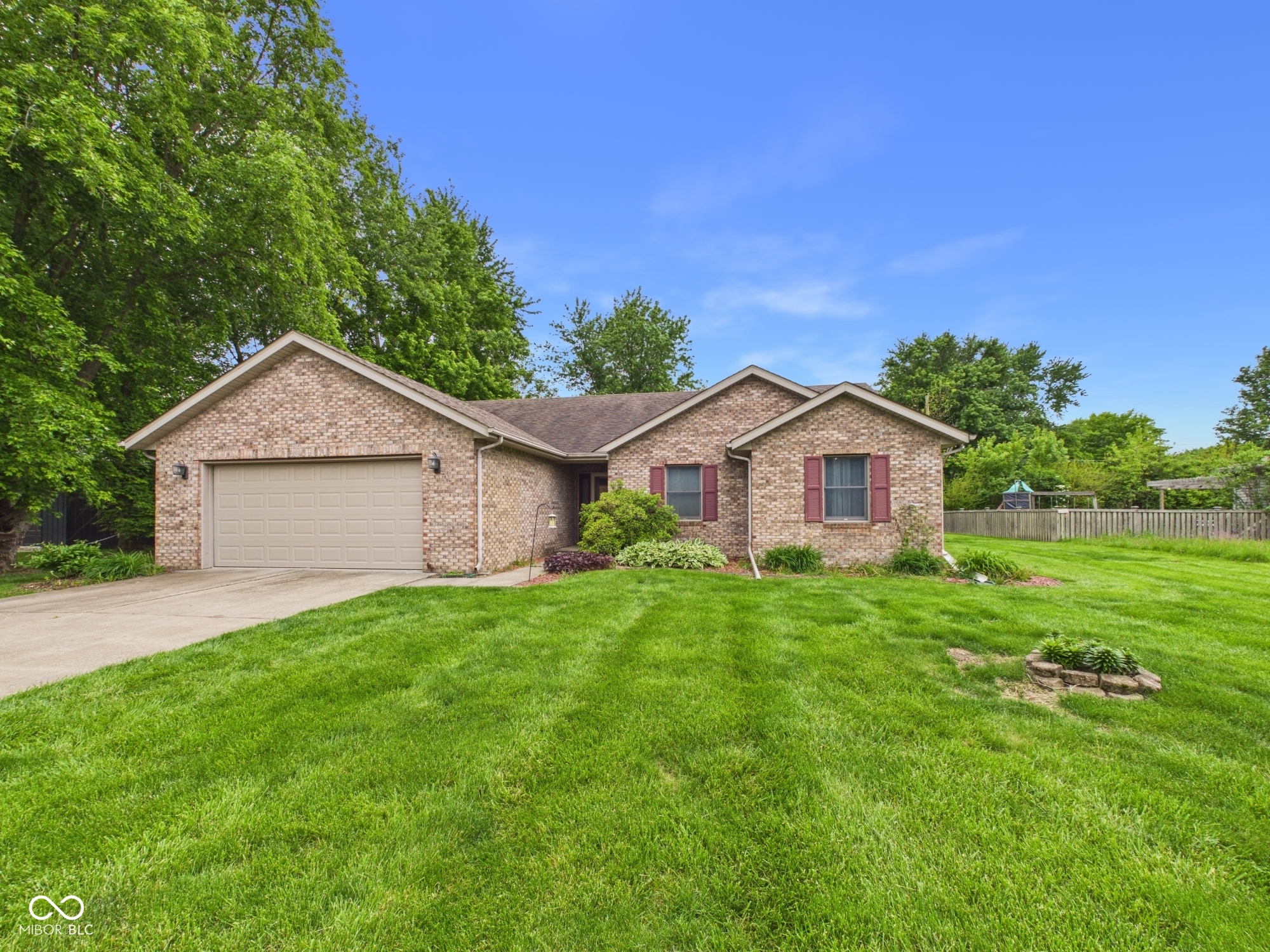 35 W Estate Street