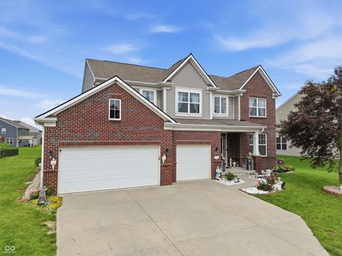 Photo of 2438 Southward Drive, Greenwood, IN 46143 (MLS # 22103819)