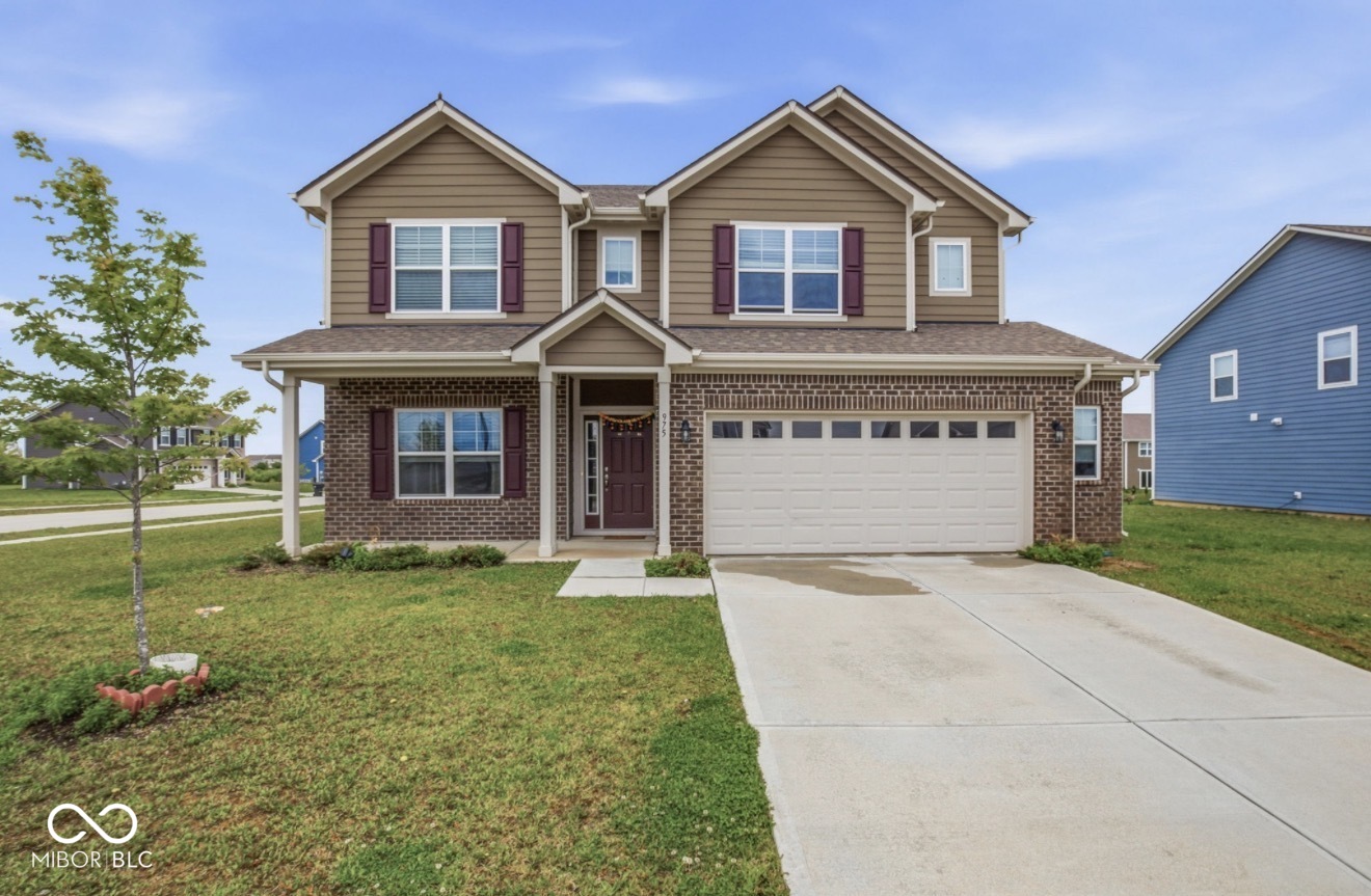 Photo 1 of 44 — 975 Bent Branch Lane, Greenwood, IN 46143