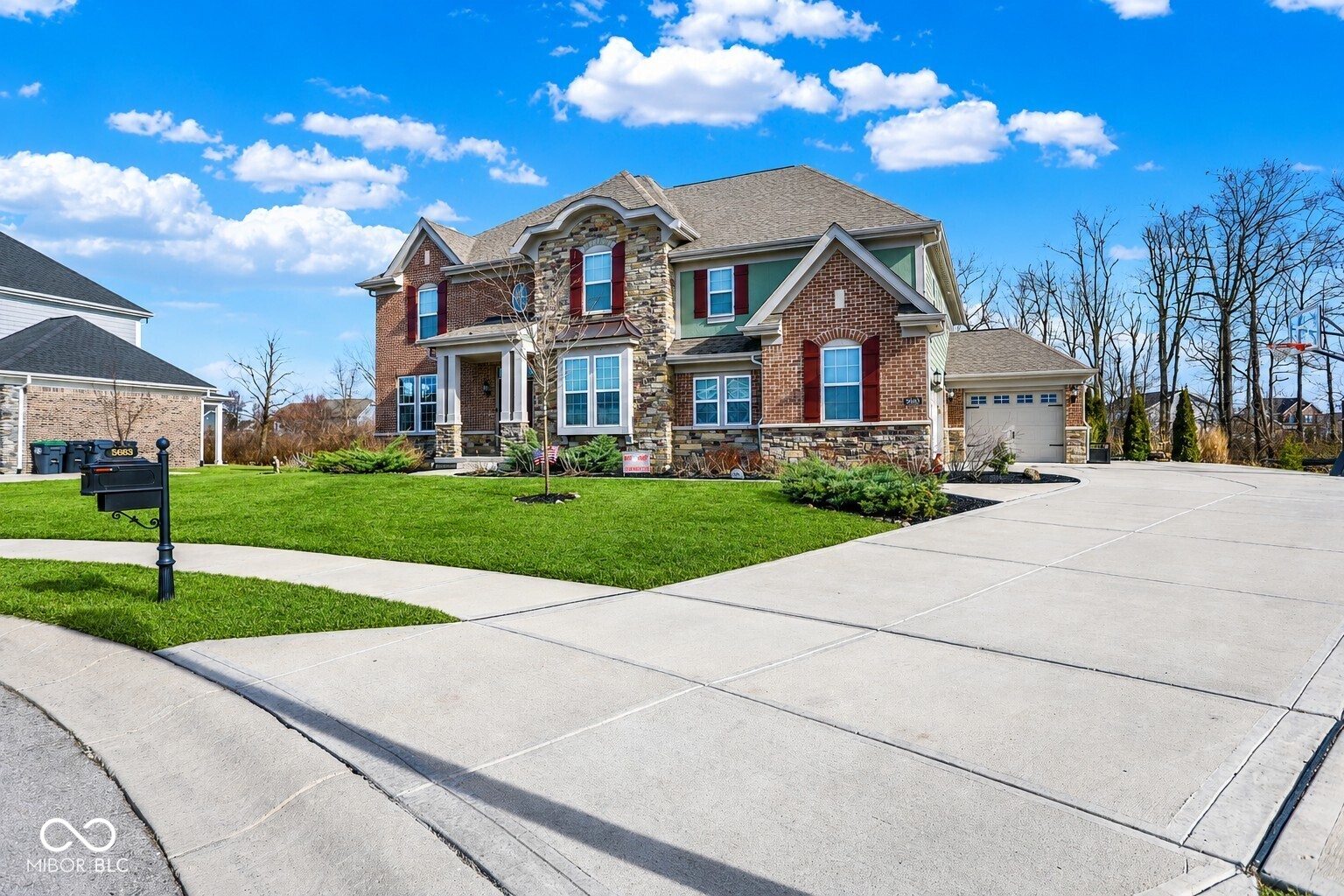 5683 Oakmont Boulevard