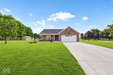 Photo of 4747 N Mill Court, Greenfield, IN 46140 (MLS # 22125057)